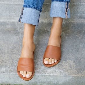 $175 Beeks tan sandals!